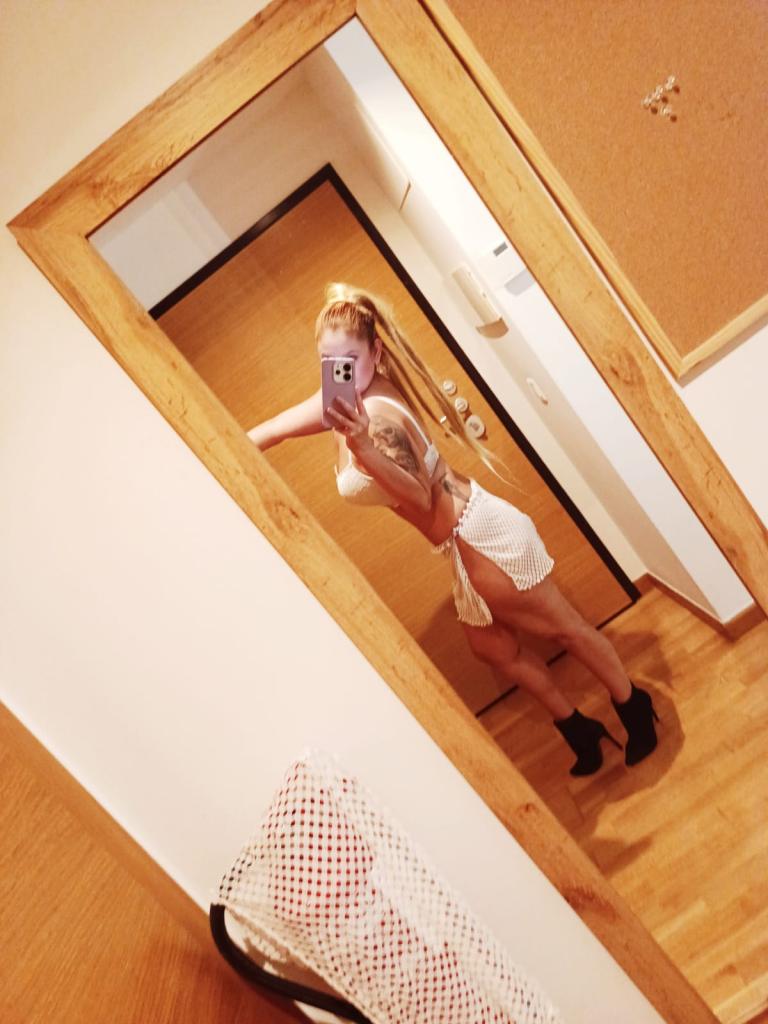 Chica busca chico en Granada: 