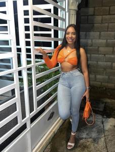 672528885: Chica busca chico en Pontevedra