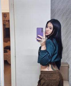 663077552: Chica busca chico en Málaga