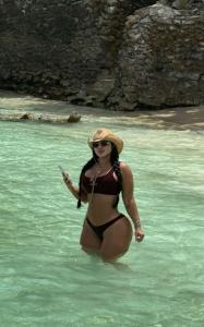 617095581: Chica busca chico en Granada