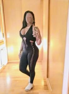 698257331: Chica busca chico en Sevilla