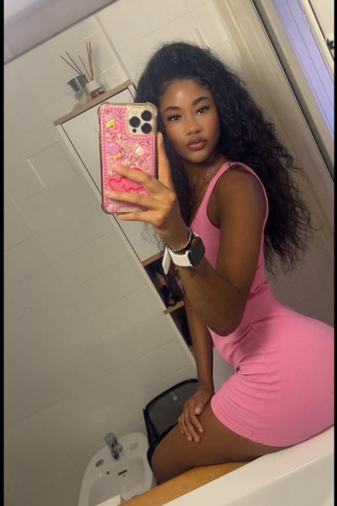 Chica busca chico en Almería: Chica busca chico