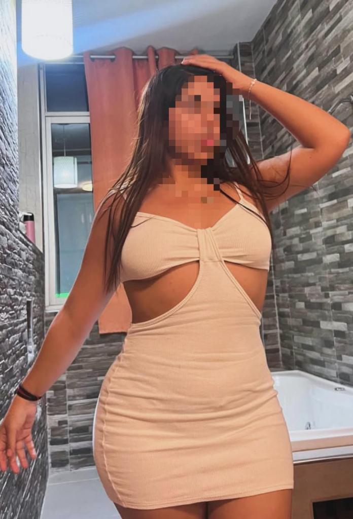647163074: Chica busca chico en Málaga