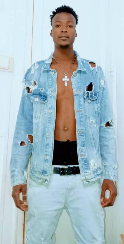 604131676: Chico busca chica en Barcelona