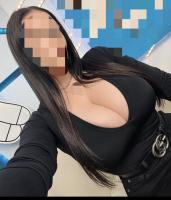 631369065: Chica busca chico en Barcelona