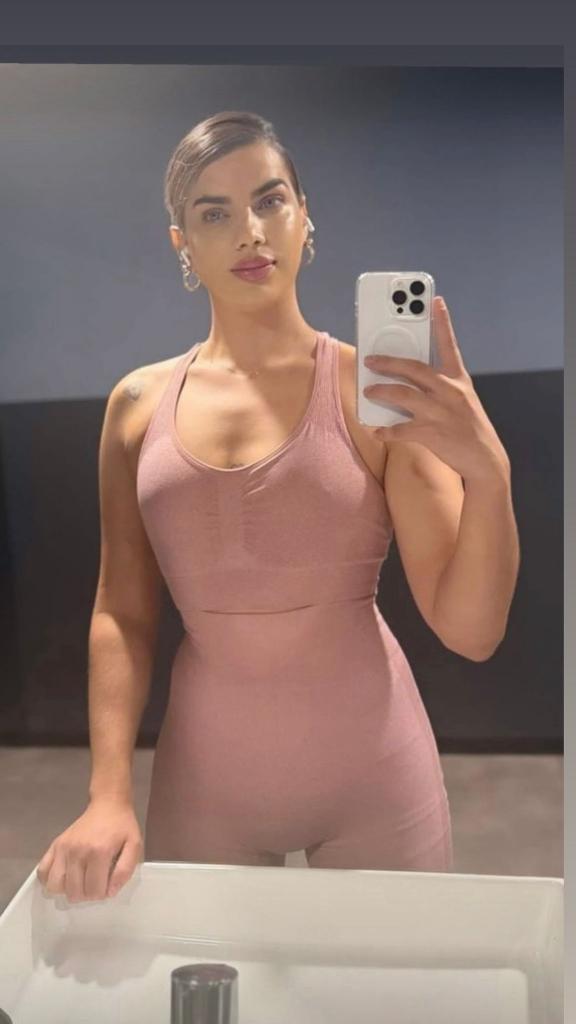 607212118: Travesti en Cádiz