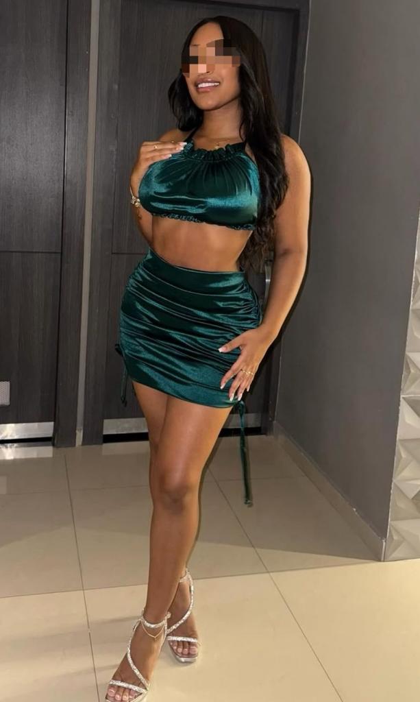 637189118: Chica busca chico en Almería