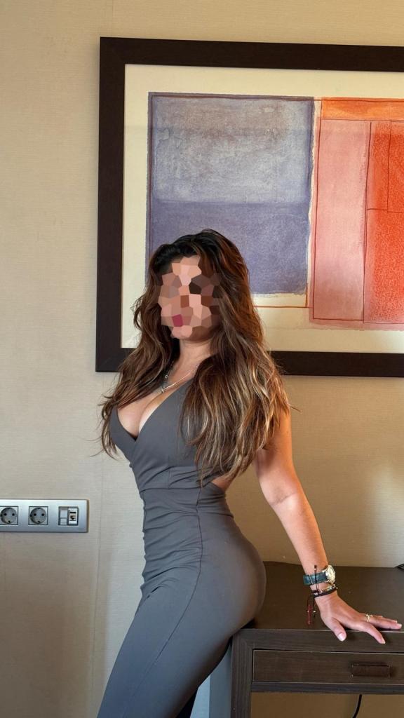 Chica busca chico en Alicante: Chica busca chico