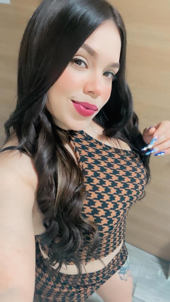 614291391: Chica busca chico en La Coruña