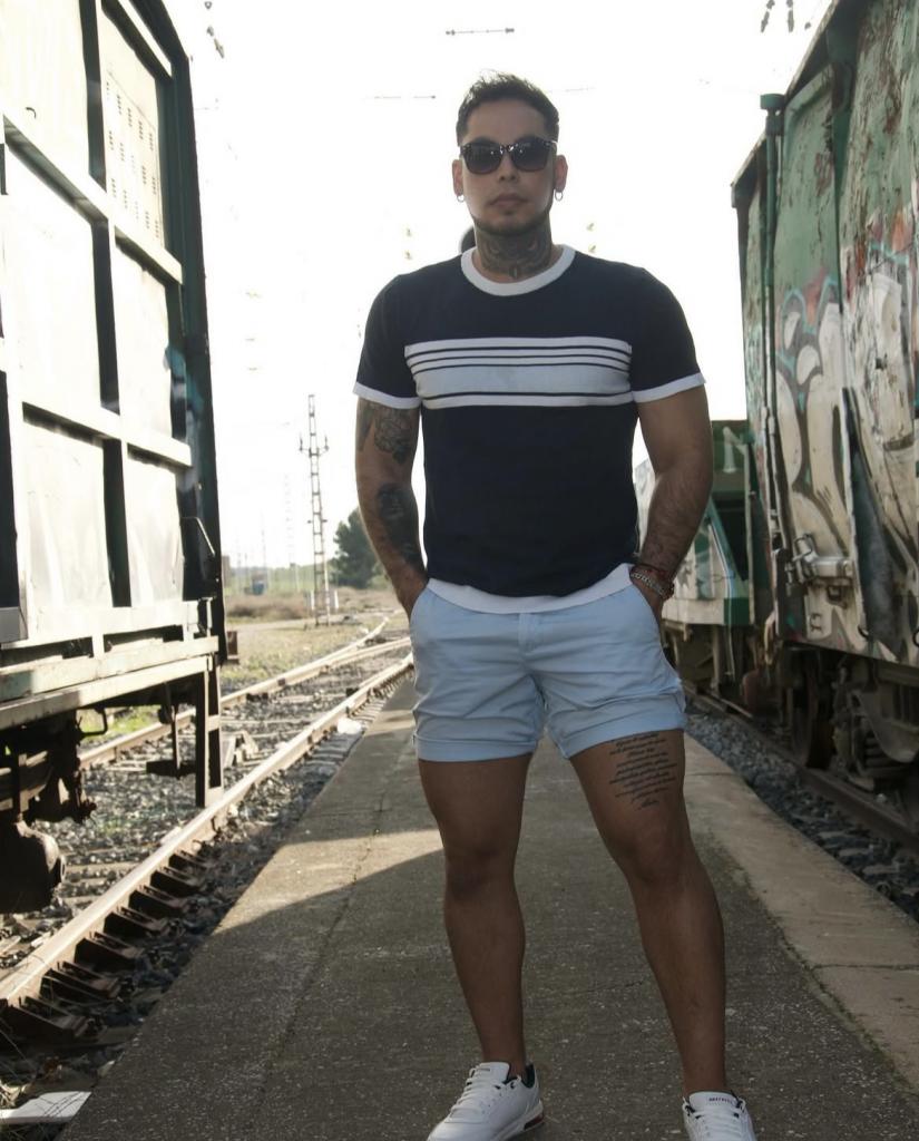 Chico busca chica en Sevilla: 