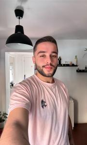 697193756: Chico busca chica en Málaga