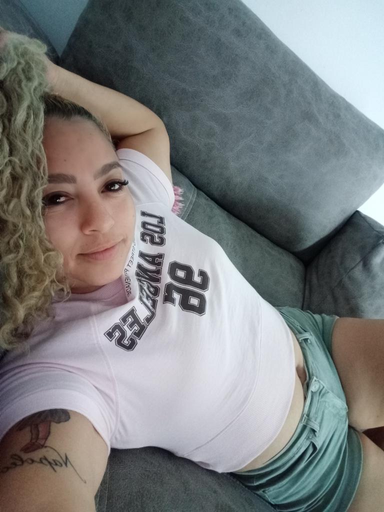 Chica busca chico en Almería: 
