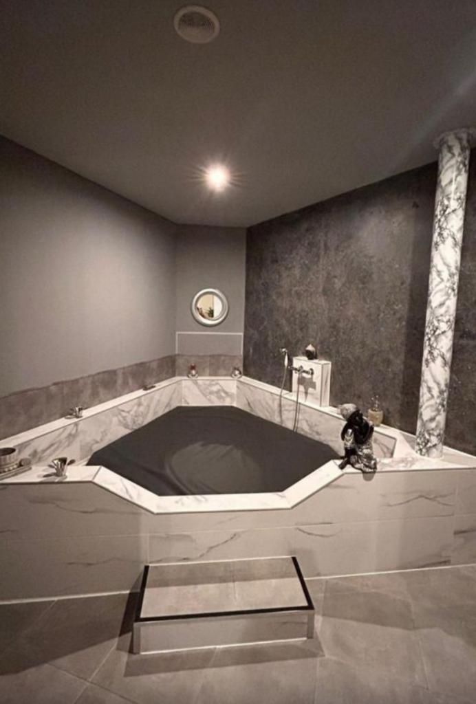 644856914: Chica busca chico en La Coruña