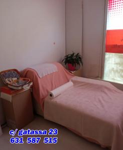 631587515: Chica busca chico en Barcelona