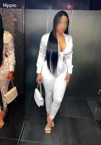 643642770: Chica busca chico en Gerona