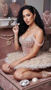 613677079: Chica busca chico en Orense