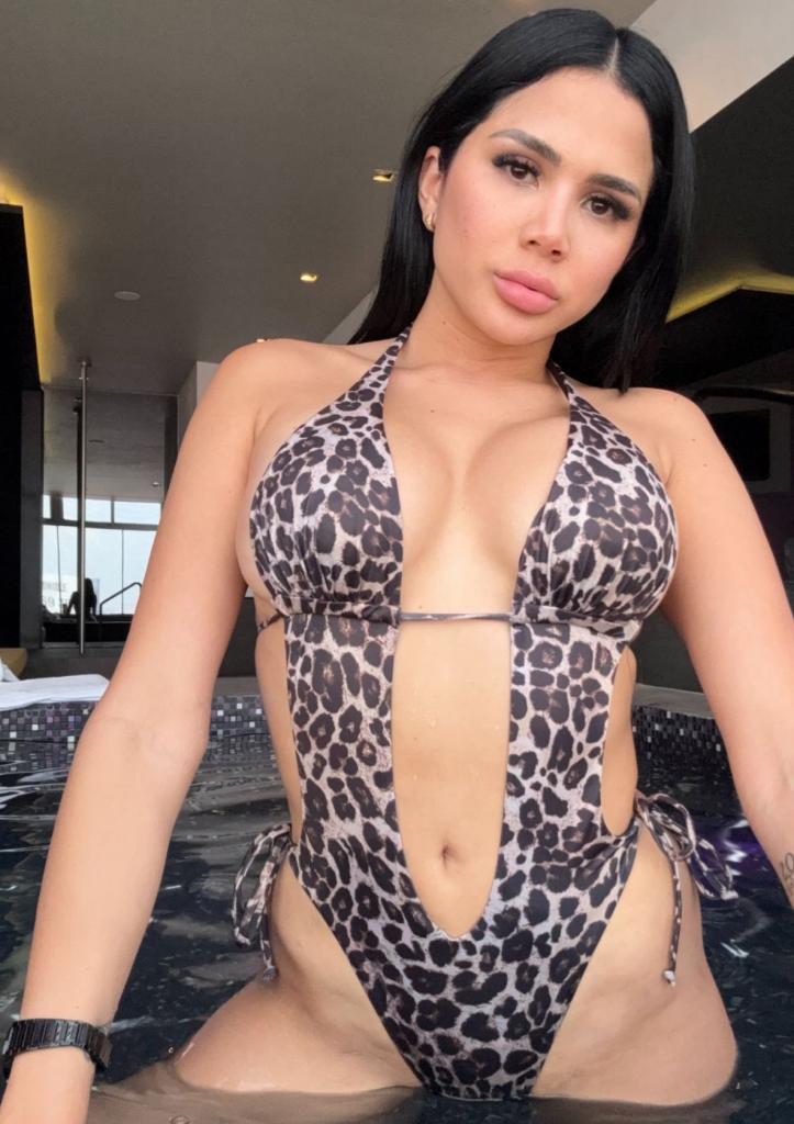 602035181: Chica busca chico en Orense