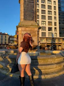 687805823: Transexual en Lérida