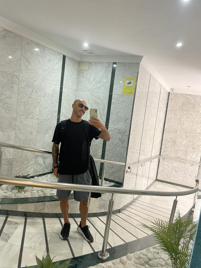 610594430: Chica busca chico en Málaga