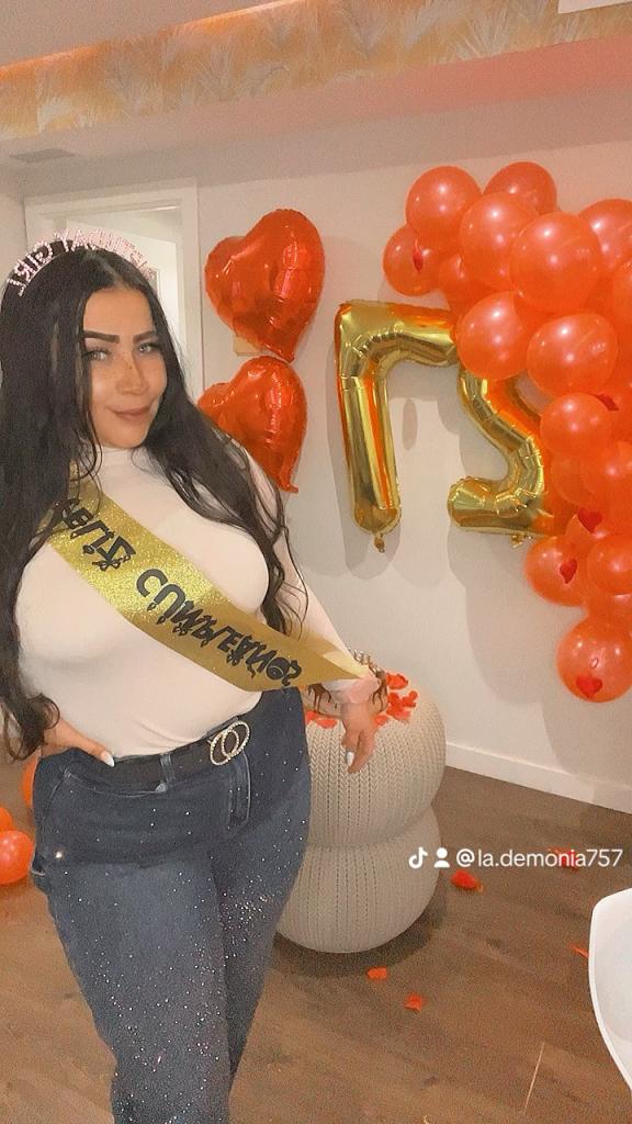 Chica busca chico en Almería: 