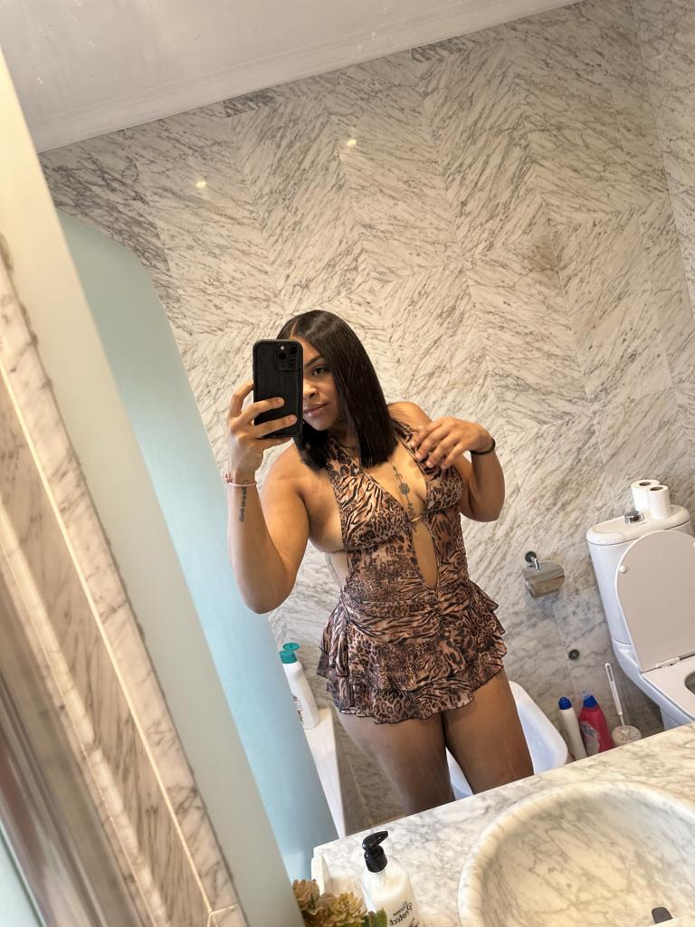 Chica busca chico en Granada: 