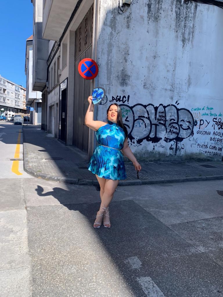 645481763: Travesti en León