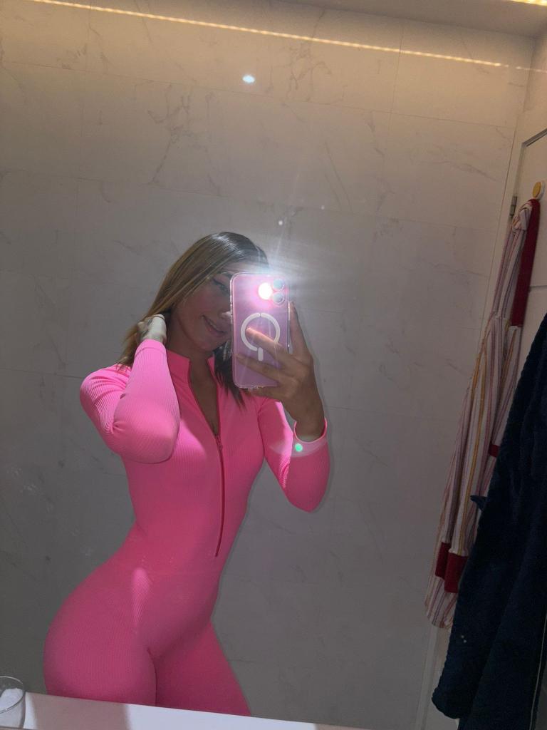 Chica busca chico en Granada: 