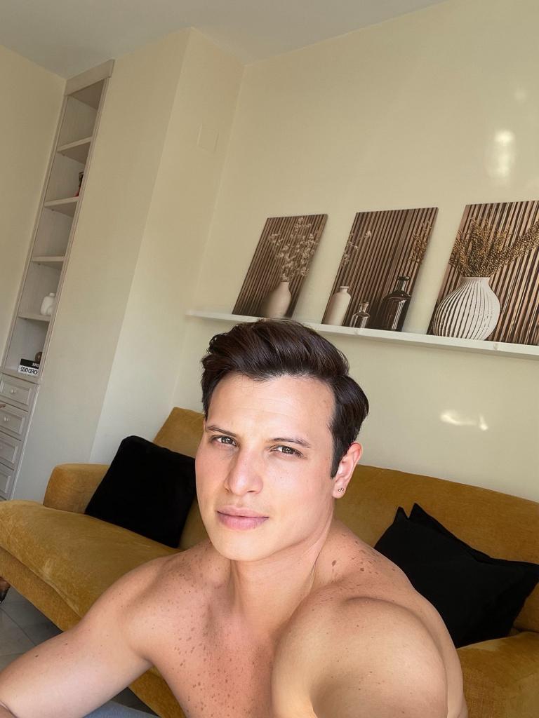 692972990: Chico busca chica en Alicante